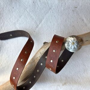 Linea Pelle Western Style Leather Belt Concho Buckle